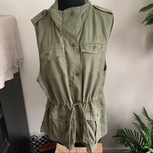 Max jeans green drawstring zipper button vest